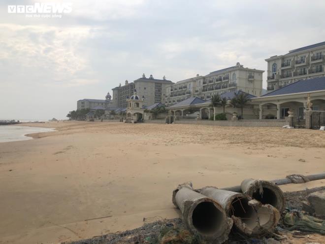 Lan Rừng Resort ngang nhiên lấn biển, đổ bê tông chặn đường ra biển của ngư dân - 1