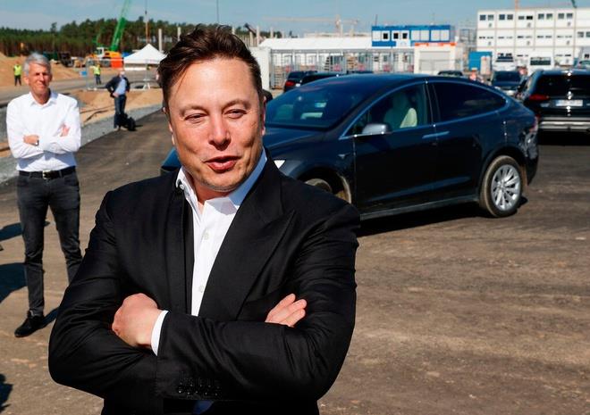 Elon Musk quay trở lại vị trí giàu nhất thế giới - 2