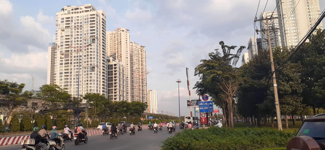 Diễn biến trái chiều trên thị trường căn hộ Hà Nội và Tp.HCM - Ảnh 1.
