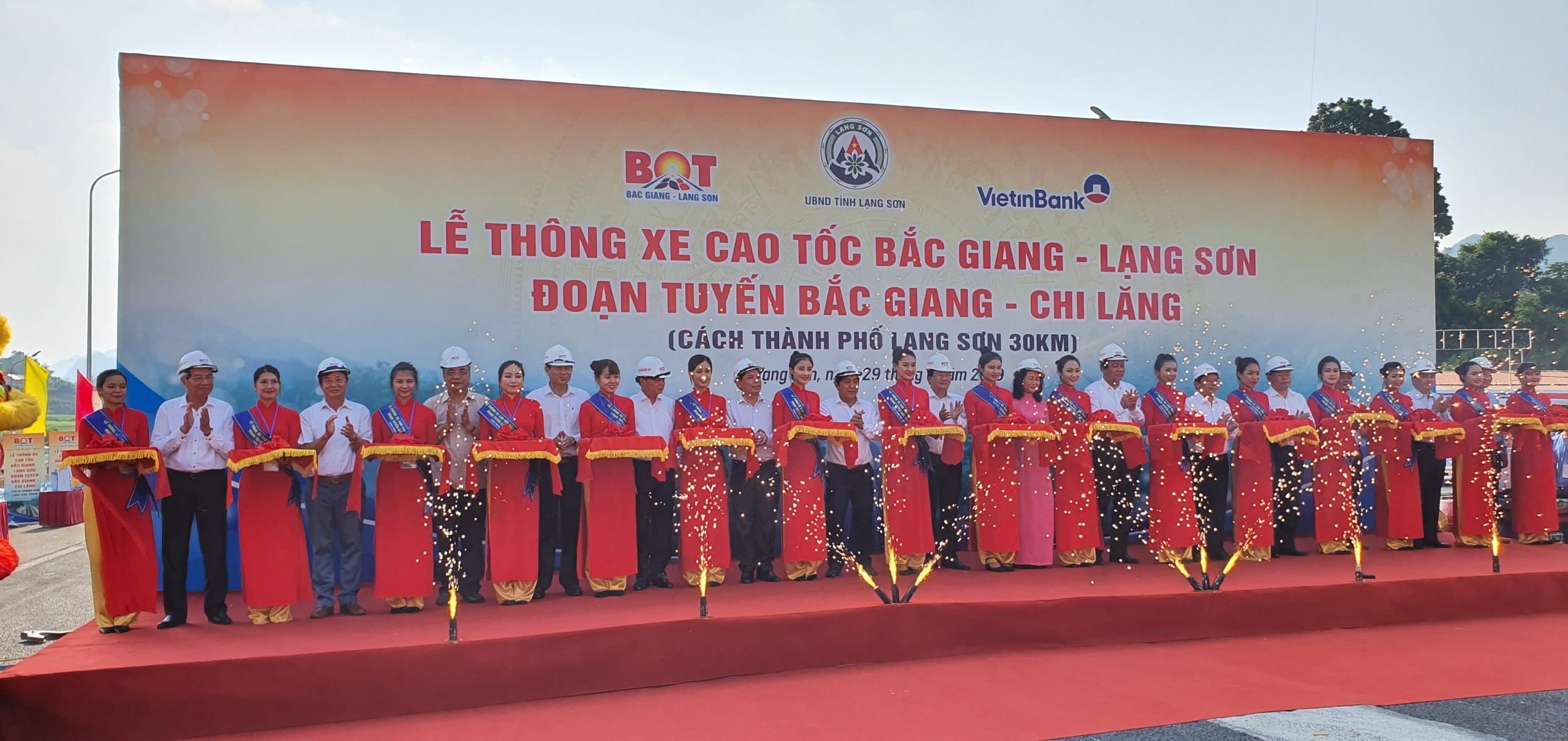 Lễ Thông xe Dự án đường Cao tốc Bắc Giang- Lạng Sơn.