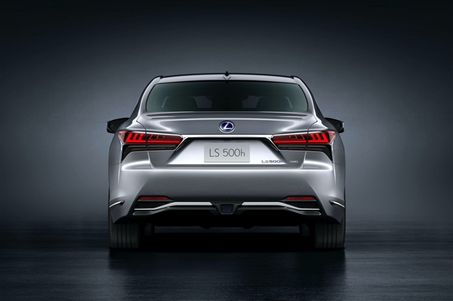Lexus LS 500h hybrid 2021 tăng giá hơn 10.000 USD - 3