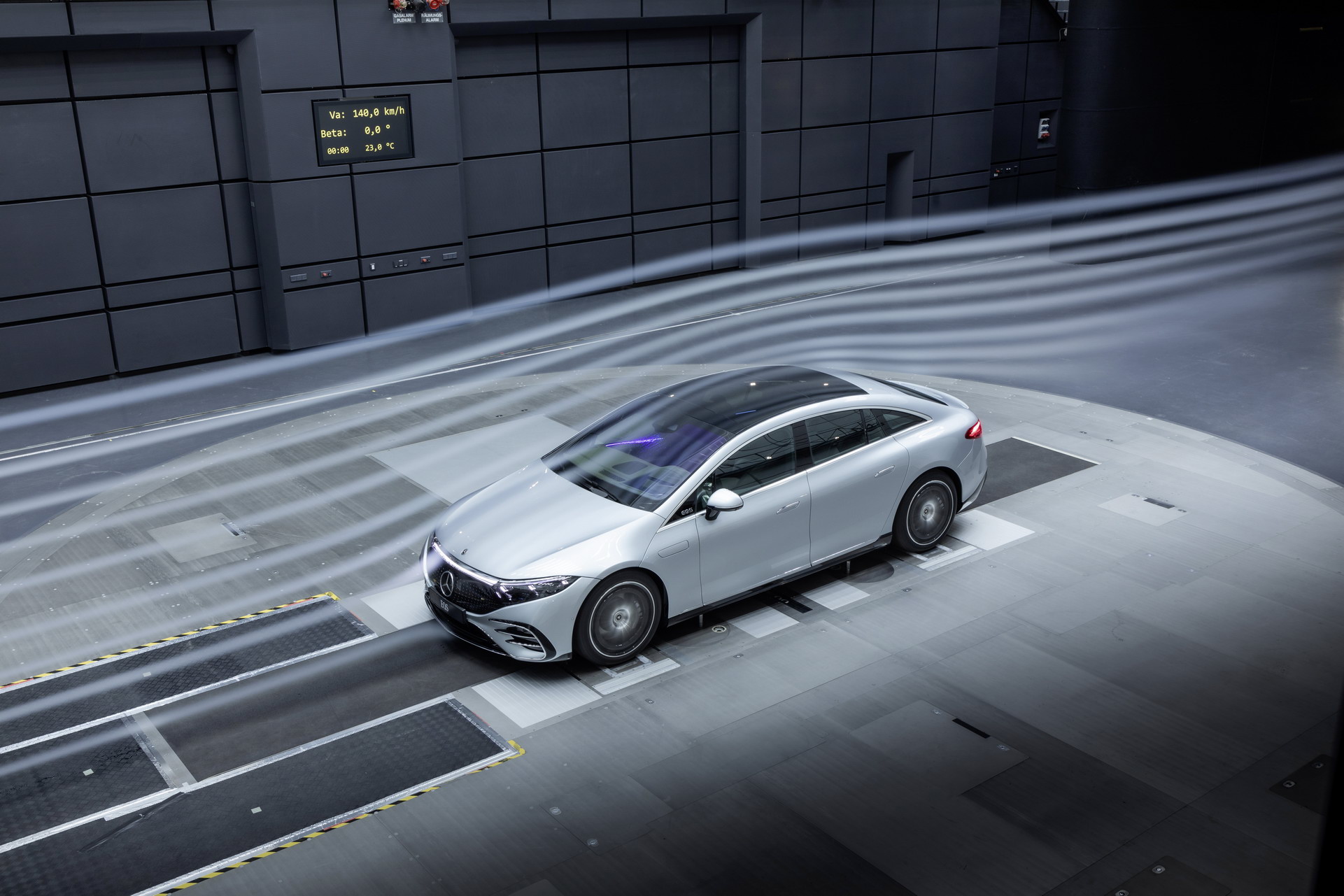 Siêu phẩm xe điện Mercedes-Benz EQS chính thức ra mắt: Tầm hoạt động 770 km, hiện đại như robot - Ảnh 7.