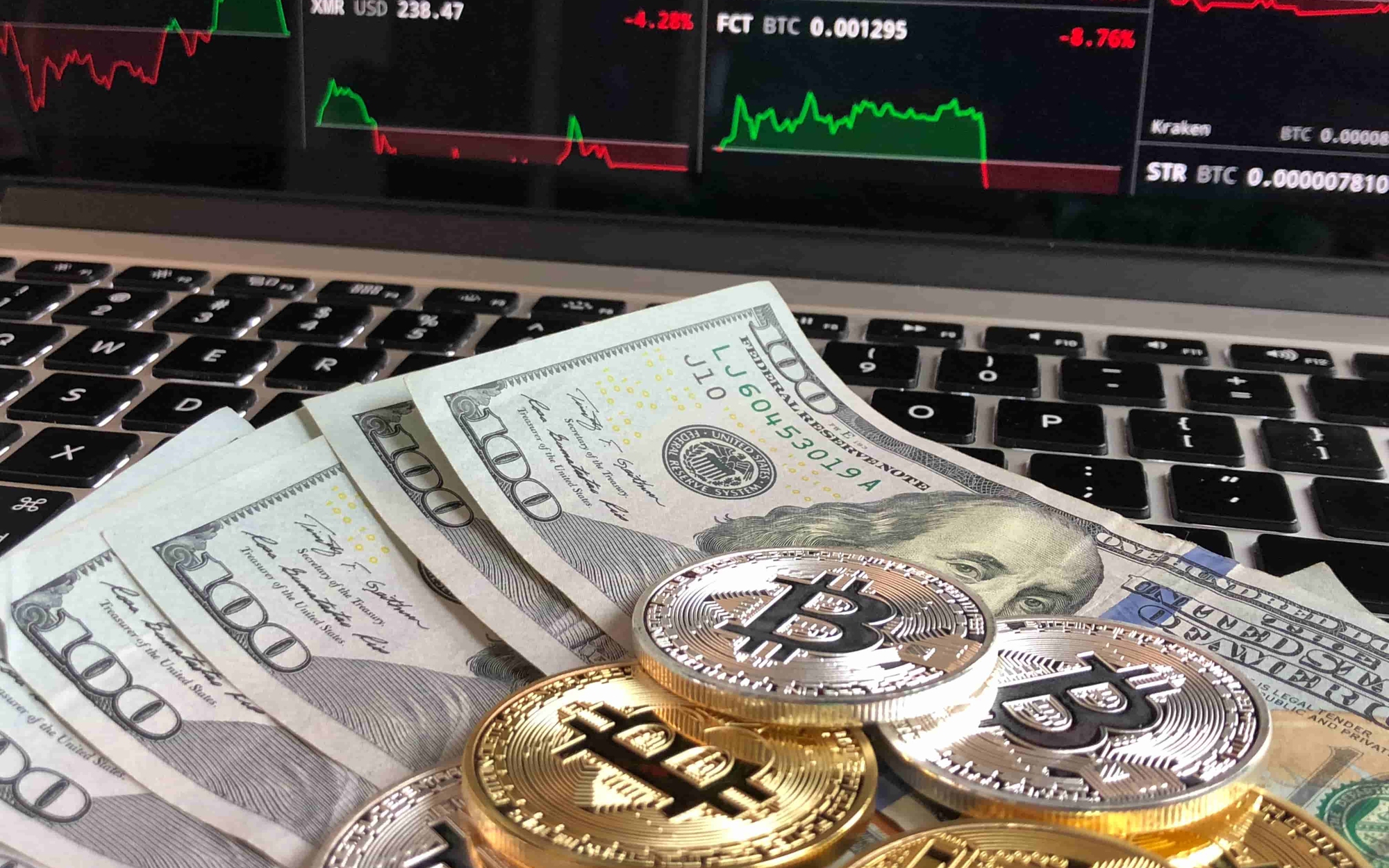 Giá vàng, đô và Bitcoin biến động mạnh do dữ liệu lạm phát Mỹ