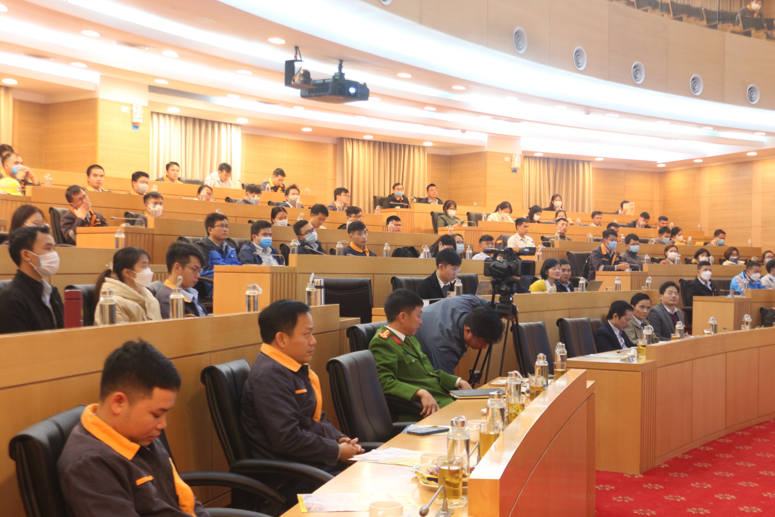 Trang bị kỹ năng sử dụng mạng xã hội cho người lao động ở Formosa Hà Tĩnh