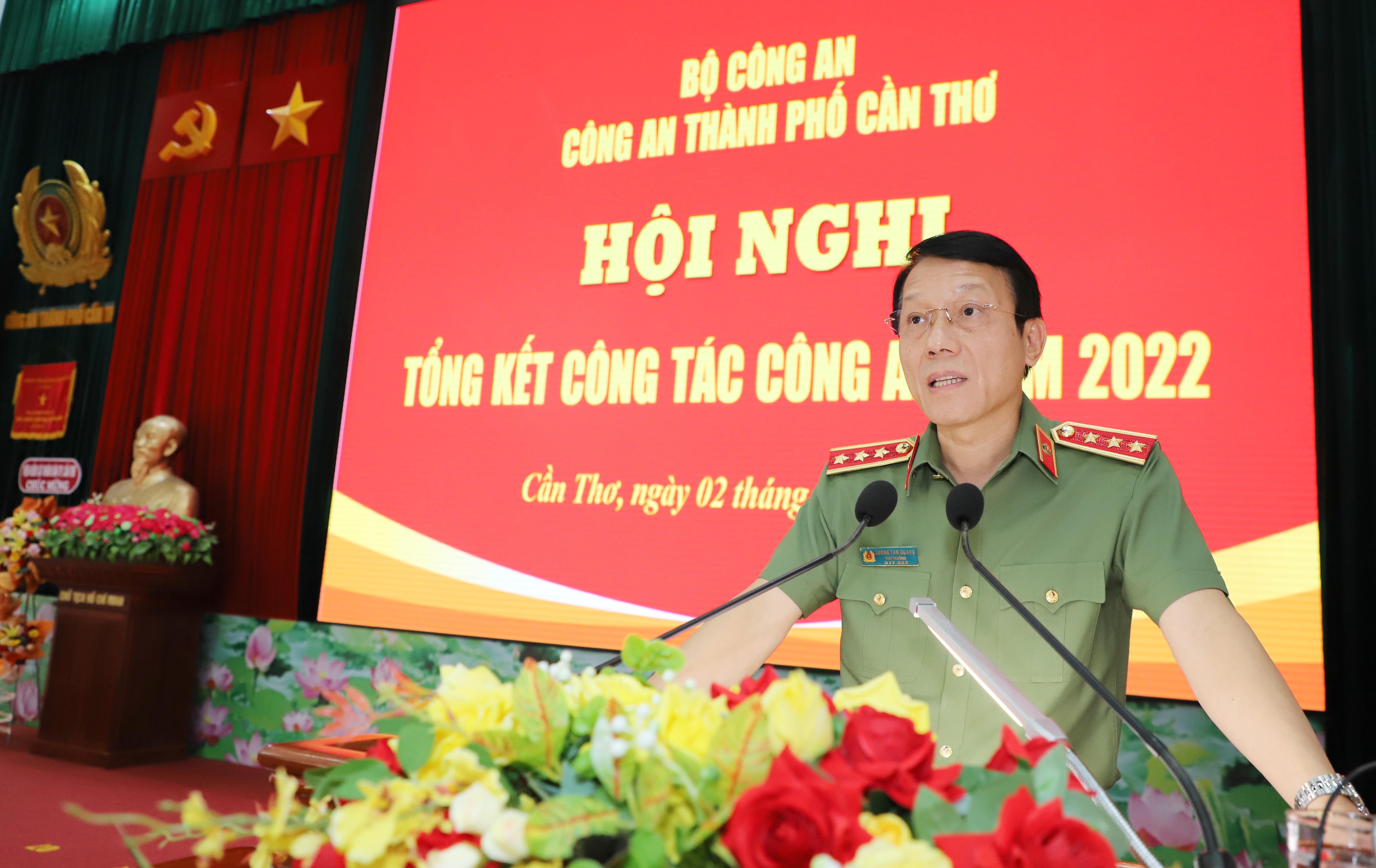 Thượng tướng Lương Tam Quang ghi nhận v&agrave; ph&aacute;t biểu chỉ đạo tại hội nghị&nbsp;