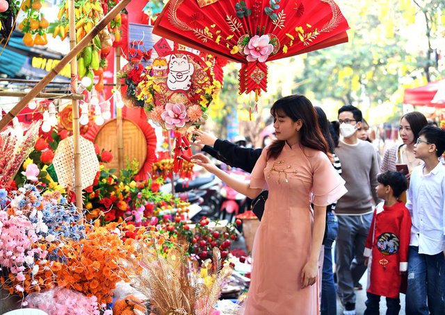 Chợ hoa truyền thống Hàng Lược tấp nập trong những ngày cận Tết