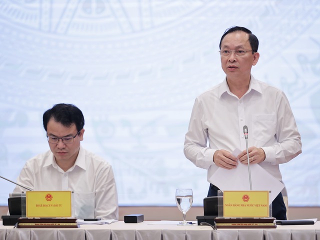 Phó Thống đốc Đào Minh Tú: Các ngân hàng thương mại bằng mọi biện pháp phải tiết giảm lãi suất cho vay