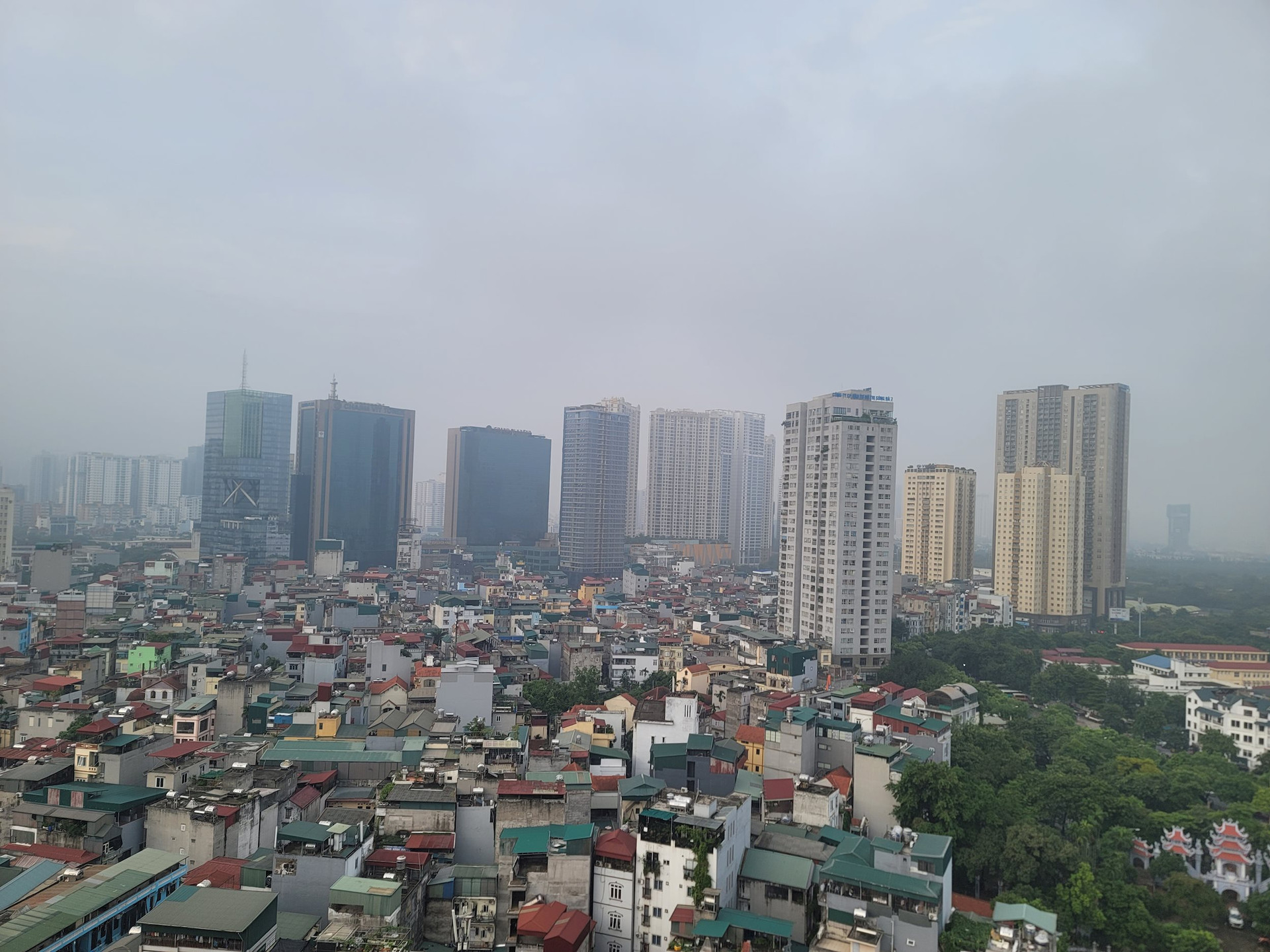 Nhiều chung cư ở Hà Nội rao bán giá cao nhưng giao dịch thành công rất ít