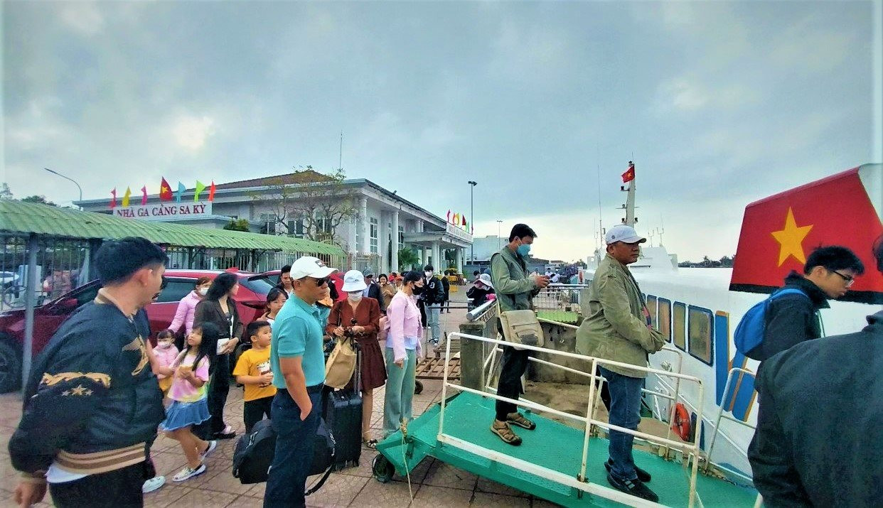 Lý Sơn đón hơn 16.000 du khách