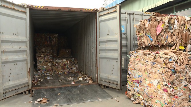 Hơn 1.500 container phế liệu nằm ăn vạ ở cảng Cát Lái nhiều năm - Ảnh 3.