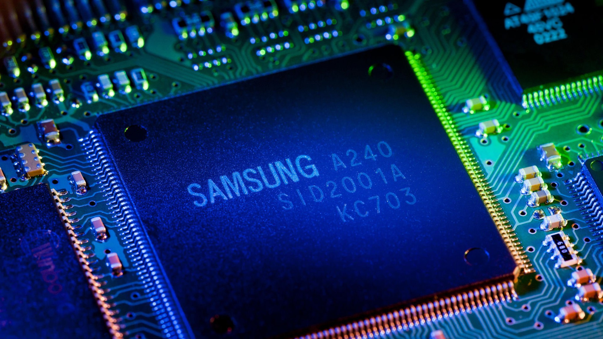 Giới phân tích cho rằng Samsung nên thâu tóm một số công ty trong lĩnh vực sản xuất chip. Ảnh: FT.