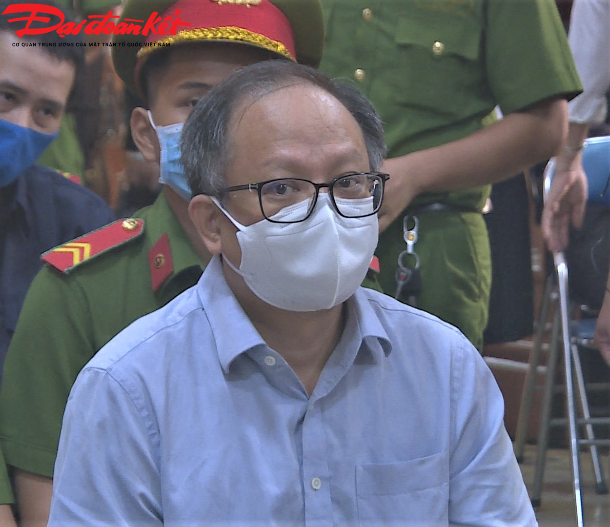 Nguyên Phó Bí thư Thường trực Thành ủy TP HCM Tất Thành Cang tại tòa (Ảnh: Hồng Phúc).